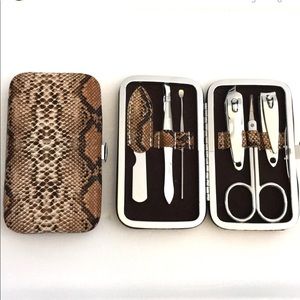 NWT Travel Manicure Set. Faux Leather Case.
